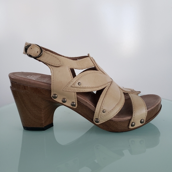 clog sandals dansko